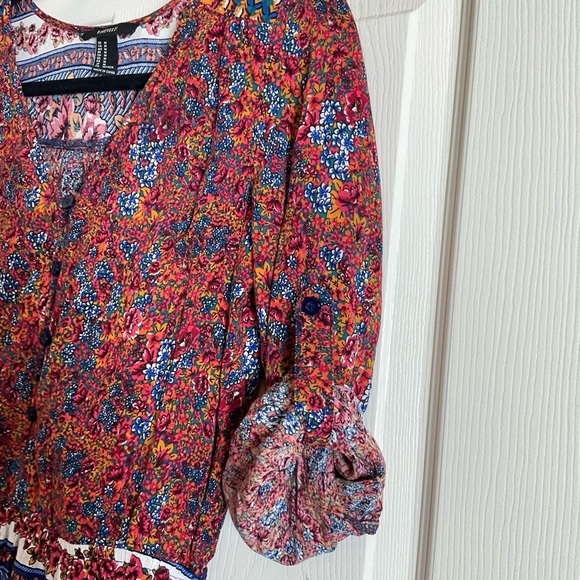 Forever 21 V-neck, long-sleeved romper a multicolor floral print size medium - Picture 5 of 11